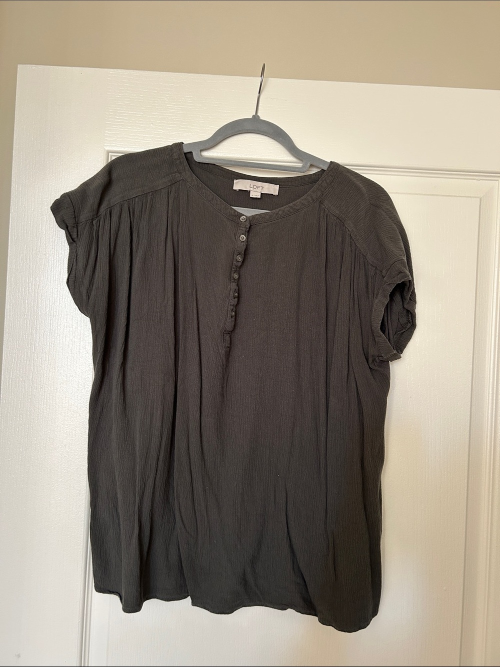 LOFT Charcoal Button-Front Short Sleeve Henley Size XL